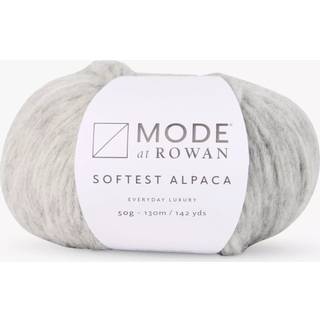 Mode at Rowan Softets Alpaca 13 Pebble Indhold:50% alpaca, 7% uld, 23% nylon Vægt/længde:50 g = ca. 130 meter Anbefalede pinde:5.50 mm Strikkefasthed: 10 x 10 cm = 18 m x 24 p Vask:Håndvask / Tørres fladt.