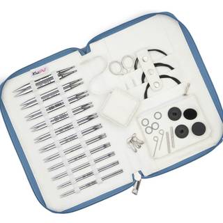 KnitPro Nova Normal Udskiftelige Rundpindesæt, Regal, 13 cm Materiale: Metal Type: Udskiftelige rundpinde Størrelser: 3.0, 3.25, 3.5, 3.75, 4.0, 4.5, 5.0, 5.5, 6.0, 6.5 og 8.0 mm Pindelængde: 13 cm Andet Indhold: 5 nylonbelagte, roterende stålkabler i længder: 2x60, 2x80 og 1x100 cm Tilbehør: 8 kabelender, 4 kabelnøgler, 1 sæt kabelovergange, 1 saks, 1 målebånd, 2 stoppenåle til garn, 10 låsbare og 10 runde maskemarkører.