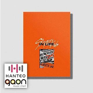 Stray Kids - In? (I livet) [Standard ver. - En type] (1. albumpakning) [Pre Order] CD PhotoBook Photocard Set