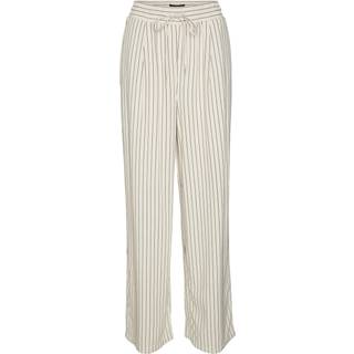 Jesmilo Bukser, Silver Lining Obsidian, L