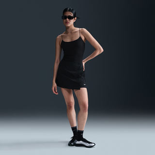 Vævet Nike Sportswear Essential-skort til kvinder - sort - XL (EU 48-50)