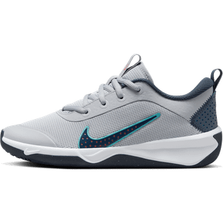 Nike Omni Multi-Court-sko til større børn (indendørs/bane) - grå - 35.5