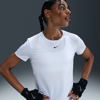 Kortærmet Nike One Classic Dri-FIT-trøje til kvinder - hvid - XXL (EU 52-54)