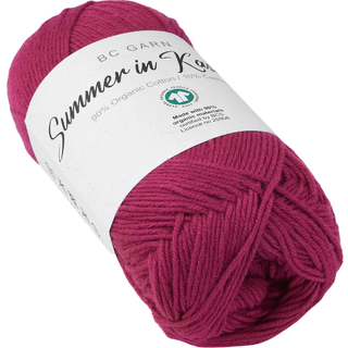 BC Garn Summer in Kashmir GOTS 06 Hindbærpink Indhold: 90% Bomuld, 10% Cashmere Vægt/længde: 50 g = ca. 165 meter Anbefalede Pinde: 2.5-3.5 mm Strikkefasthed: 10x10 cm = 24 m x 32 p Vask: Håndvask / Tåler ikke tørretumbling.