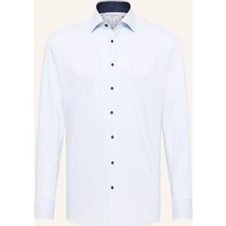 MODERN FIT Performance Shirt in light blue striped