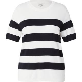 Carmila Strikbluse
