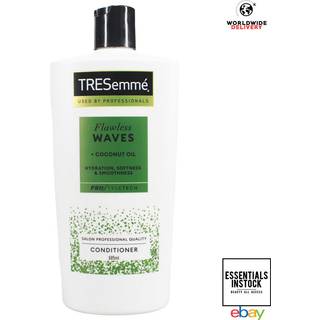 TRESemmé Flawless Waves Coconut Oil Professional Conditioner 685 ml