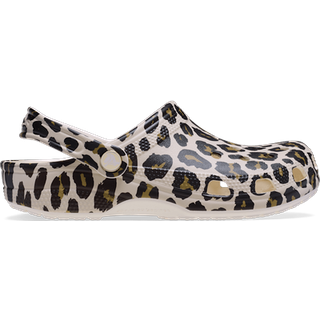 Crocs unisex Classic Leopard Clogs Chalk 38