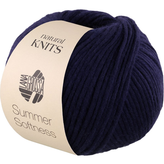 Lana Grossa Summer Softness 15 Mørkeblå Indhold:80% bomuld, 20% merinould Vægt/længde:50 g = ca. 130 meter Anbefalede pinde: 5.50-6.00 mm Strikkefasthed:10 x 10 cm = 17 m x 22 p Vask: Finvask max 30°C / Tørres fladt.