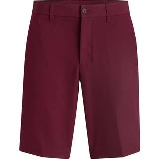 Slim fit shorts i vandskyende stof med stræk