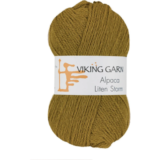 Viking Alpaca Liten Storm 735 Gulgrøn Indhold: 40 % alpaca superfine, 40% merino uld, 20 % nylon fiber Vægt/længde: 50 g. = ca. 175 meter Anbefalede pinde: 3 mm Strikkefasthed: 10 x 10 cm = 25 m Vask: Uldvask ved 30 ℃.