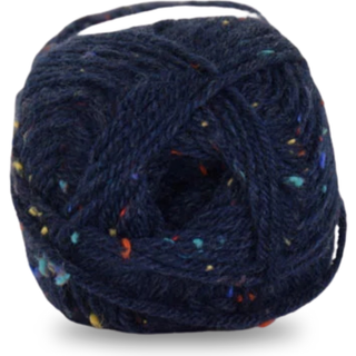 Hjertegarn Deco Tweed 6903 Indhold: 77% akryl, 20% uld, 3% viskose Vægt/Længde: 50 g = ca. 112 meter Anbefalede pinde:3.5-4 mm Strikkefasthed: 10 x 10 cm = 21 m Vask: Maskinvask 30º.