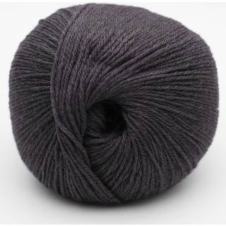 Kremke The Merry Merino 220 GOTS 30 Anthrazit Indhold: 100% økologisk merinould Vægt/længde: 50 g = ca. 220 m Anbefalede pinde: 2.5-3.5 mm Strikkefasthed: 10 cm = 28 m Vask: Finvask30ºC.