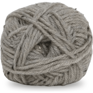 Hjertegarn Deco Tweed 2303 Indhold: 77% akryl, 20% uld, 3% viskose Vægt/Længde: 50 g = ca. 112 meter Anbefalede pinde:3.5-4 mm Strikkefasthed: 10 x 10 cm = 21 m Vask: Maskinvask 30º.