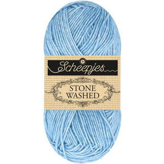 Scheepjes Stone Washed 845 Royal Azurite Indhold: 78% bomuld, 22% akryl Vægt/længde: 50 g = ca. 130 meter Anbefalede pinde: 3.00 - 3.50 mm Strikkefasthed: 10 x 10 cm = 24 m x 32 p Vask: Vaskes ved 40 grader skånevask.