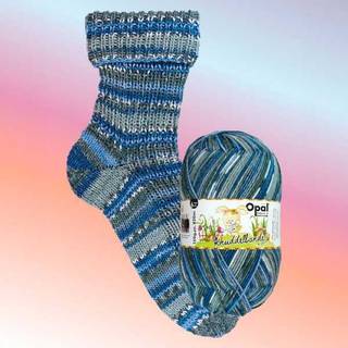 Opal Knuddelbande 6-ply 23 GartenHäschen Indhold: 75% Ren ny uld, 25% polyamid Vægt/længde: 150 g = ca. 420 m Anbefalede pinde: 3-4 mm Strikkefasthed: 10 cm x 10 cm = 23 m x 31 p Vask: Kan vaskes i maskine / Maks 40°C / Tørres fladt.