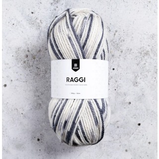 Järbo Raggi 100g 15242 Dusty Carpet Indhold: 70% superwash uld, 30% polyamid Vægt/længde: 100 g = ca. 150 meter Anbefalede strikkepinde: 4.50 mm Strikkefasthed: 10 x 10 cm = ca. 18 m x 24 p Anbefalet hæklenål: 4.50 mm Hæklefasthed: 10 x 10 cm = ca. 14 fm x 17 p Vask: Maskinvask 40°C / Tørres fladt / Brug ikke skyllemiddel.