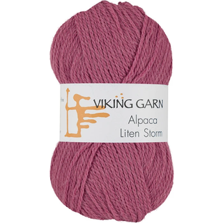 Viking Alpaca Liten Storm 765 Rosa Indhold: 40 % alpaca superfine, 40% merino uld, 20 % nylon fiber Vægt/længde: 50 g. = ca. 175 meter Anbefalede pinde: 3 mm Strikkefasthed: 10 x 10 cm = 25 m Vask: Uldvask ved 30 ℃.