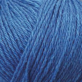 Permin Berta 46 Klar blå Indhold:55% Uld, 45% bomuld Vægt/længde:50 g = ca. 175 m Anbefalede pinde:3½ - 4 mm Strikkefasthed:10 x 10 cm = 22 m x 32 p Kan vaskes på maskine, maks. 30°C / Tørres fladt.