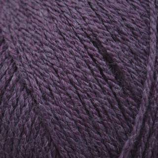 Scheepjes Scrumptious 324 Huckleberry Pie Indhold: 50% Polyester fra genanvendte plastflasker / 50% akryl Vægt/længde: 100 g = ca. 300 meter Anbefalede pinde: 4 mm Strikkefasthed: 10 x 10 cm = 20 m x 24 r Kan vaskes på skånsom maskinvask, maks. 30 °C / Tørres fladt.
