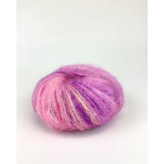 Permin Bella Color 88 Neon pink Indhold: 75% kid mohair, 20% uld, 5% polyamid Vægt/længde: 50 g = ca. 145 meter Anbefalede pinde: 6.00 mm Strikkefasthed: 10 x 10 cm = 14 m x 22 p Vask: Håndvask, max 30ºC.