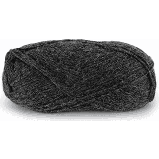 Gjestal Silja Superwash 327 Koksgrå meleret Indhold: 80% superwash uld, 20% nylon Vægt/Længde: 50 g = ca. 150 meter Anbefalede pinde: 3.00 mm Strikkefasthed: 10 cm = 26 m Vask: Uldvask 40ºC / Brug ikke skyllemiddel / Tåler ikke tørretumbler / Tørres fladt.