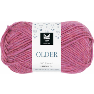 Dale Older 435 Rosa meleret Indhold: 100% Uld Vægt/længde: 50 gram = ca. 95 meter Anbefalede pinde: 5.00 mm Strikkefasthed: 10 cm = 18 m Vask: Kan maskinvaskes - Uldvask 30 °C / Tørres fladt.