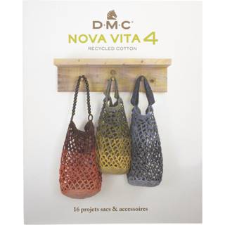 Nova Vita 4 opskriftsbog 16 tasker og accessories Forfatter: Nova Vita Sprog: Dansk, Svensk og Finsk Sider: 100 Indbinding: Soft cover Strik og Hækling.