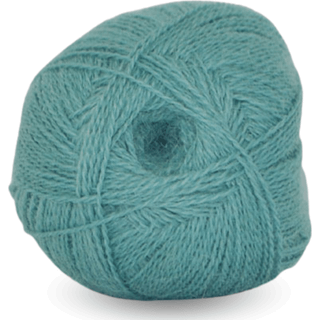 Hjertegarn Alpaca 400 1042 Indhold:100% alpaca Vægt/længde: 50 g = ca. 400 meter Anbefalede pinde: 2-3 mm Strikkefasthed: 10 x 10 cm = 30 m Vask: Håndvask / Tørres fladt.