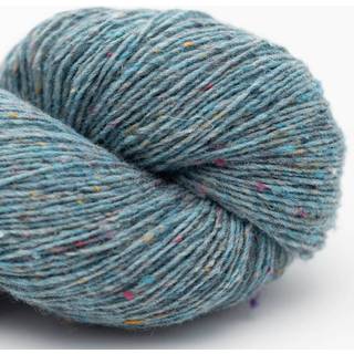 BC Garn Loch Lomond Lace GOTS 10 Grønblå Indhold: 100% uld Vægt/længde: 50 g = ca. 300 meter Anbefalede pinde: 2.00-3.00 mm Strikkefasthed: 10 cm = 26 m Vask: Skal håndvaskes / Tåler ikke tørretumbling.