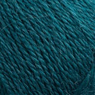 Svarta Fåret Soft Lama Fine 988 Guldsmed blå Indhold: 100% Babylamauld Vægt/længde: 50g = ca. 166 meter Anbefalede pinde: 3 mm Strikkefasthed: 10 cm = 28 m Vaskes i hånden, lunkent vand / Tørres fladt.