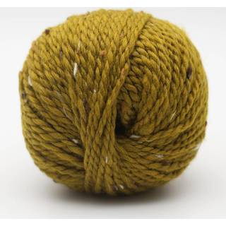 BC Garn Hamelton Tweed 2 GOTS 26 Karry Indhold: 90% Uld, 10% Viskose Vægt/længde: 50 g = ca. 60 meter Anbefalede Pinde: 6-8 mm Strikkefasthed: 10x10 cm = 12 m x 17 p Vask: Håndvask / Tåler ikke tørretumbling.