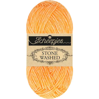 Scheepjes Stone Washed 842 Orange Calcite Indhold: 78% bomuld, 22% akryl Vægt/længde: 50 g = ca. 130 meter Anbefalede pinde: 3.00 - 3.50 mm Strikkefasthed: 10 x 10 cm = 24 m x 32 p Vask: Vaskes ved 40 grader skånevask.