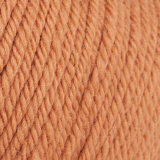Rowan Alpaca Soft DK 228 Cinnamon Indhold: 70% Ren, ny uld, 30% Alpaca Vægt/længde: 50 gram = ca. 125 meter Anbefalede pinde: 4,00 mm Strikkefasthed: 10 x 10 cm = 22 m x 30 p Vaskes i hånden / Tåler ikke tørretumbler / Tørres flat.