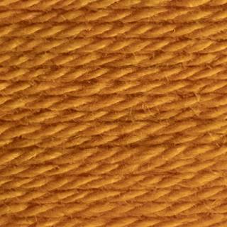 Svarta Fåret Brushed Alpaca 007 Ravfarvet aura Indhold: 91% alpaca, 9% nylon Vægt/længde: 50 g = ca. 110 meter Anbefalede pinde: 6 mm Strikkefasthed: 10 x 10 cm = 12-18 m x 18-24 p Vask:Håndvask.