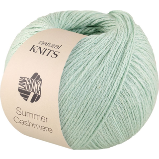 Lana Grossa Summer Cashmere 12 Mint Indhold:90% bomuld, 10% kashmir Vægt/længde:50 gram = ca. 210 meter Anbefalede pinde:3.50 - 4.00 mm Strikkefasthed:10 x 10 cm = 23 m x 30 p Vask:Finvask op til 30°C / Tørres fladt.