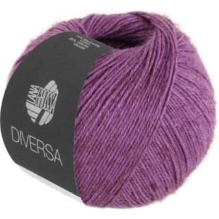 Lana Grossa Diversa 20 Blomme Indhold: 74% bomuld, 26% viskose Vægt/Længde: 50 g = ca. 210 meter Anbefalede pinde: 3.5-4 mm Strikkefasthed: 10 x 10 cm = 24 m x 32 p Vask:Finvask 30º/ Tørres fladt.