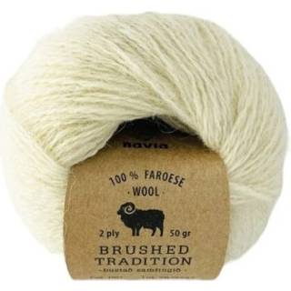 Navia Brushed Tradition Indhold: 100% Færøsk uld Vægt/Længde: 50g = ca. 150 meter Anbefalede pinde: 4 mm Strikkefasthed: 10 cm = 19 masker Vask: Vaskes i hånden / Tåler ikke tørretumbling, tørres fladt.