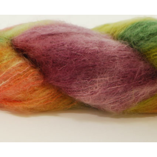 Hjertegarn Kid Mohair Hand-Dyed 087 Indhold: 75% super kid mohair, 25% nylon Vægt/længde: 50 g = ca. 420 meter Anbefalede pinde: 3-5 mm Strikkefasthed: 10 x 10 cm = 18-22 m Vask: Håndvask / Tørres fladt.