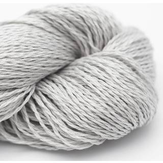 BC Garn Luxor Mercerised Cotton bmz44 Lys sølv Indhold: 100% Bomuld Vægt/længde: 50 g = ca. 200 meter Anbefalede Pinde: 2-3 mm Strikkefasthed: 10x10 cm = 24 m x 32 p Vask: 40 °C/ Tåler ikke tørretumbling.