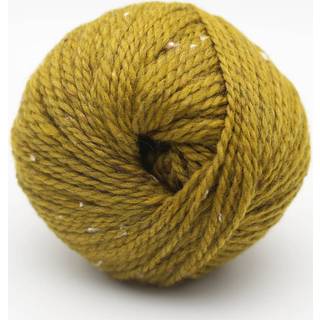 BC Garn Hamelton Tweed 1 GOTS 26 Karry Indhold: 90% Uld, 10% Viskose Vægt/længde: 50 g = ca. 100 meter Anbefalede pinde: 4.50-5.00 mm Strikkefasthed: 10x10 cm = 18 m x 22 p Vask: Håndvask / Tåler ikke tørretumbling.