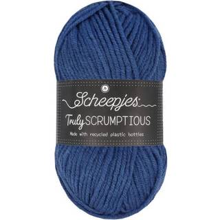 Scheepjes Truly Scrumptious 352 Blå Ærte Blomst Mousse Indhold:50% Genbrugt polyester / 50% Akryl Vægt/længde:100 g = ca. 108 m Anbefalede pinde: 5 mm Strikkefasthed:13 masker x 18 pinde = 10 cm x 10 cm Kan maskinvaskes ved maks 30 grader, tørres fladt.