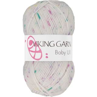 Viking Baby Ull 304 Hvid print Indhold: 100% Merino Superwash uld Vægt/længde: 50 g = ca. 175 meter Anbefalede pinde: 3 mm Strikkefasthed: 10 cm = 28 m Finvask, max 40°C / Brug aldrig skyllemiddel / Tørres fladt.