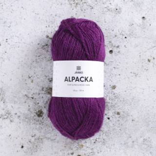 Järbo Alpacka 24 Purple prunes Indhold: 100% alpaca Vægt/længde: 50 g = ca. 100 meter Anbefalede pinde:4 mm Strikkefasthed: 10 x 10 cm = 21 m x 28 p Vask:Håndvask.