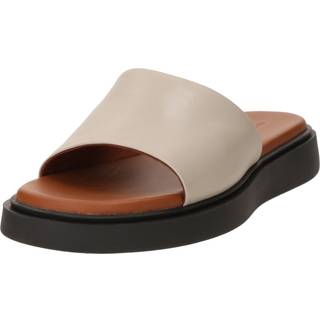 Connie Sandaler, Off White, 40