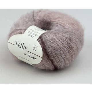 Permin Nellie 04 Rosa/bordeaux/syren Indhold: 55% børstet alpaca, 24% bomuld, 21% uld Vægt/længde: 50 g = ca. 200 meter Anbefalede pinde: 3.50-4.00 mm Strikkefasthed: 10 x 10 cm = 18-20 m x 28-30 p Vask: Håndvask.