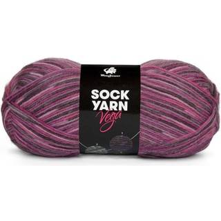 Mayflower Sock Yarn Universe Vega 06 Lysegrå/Lyserød/Pink/Mørkegrå Indhold: 75% Superwash uld, 25% Polyamid Vægt/længde: 50 gram = ca. 210 meter Anbefalede pinde: 2.50-3.00 mm Strikkefasthed: 10 x 10 cm = 28 m x 42 rk Finvask eller uldvask 40°C / Tørres fladt.