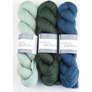 Erika Knight Moorland Mohair 01 Chalk Cliff White Indhold: 80% uld (Blue Faced Leicester), 20% mohair Vægt/Længde: 100 g = ca. 420 meter Anbefalede pinde: 2-3 mm Strikkefasthed: 10 cm = 32 m Vask: Håndvask.