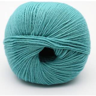 Kremke The Merry Merino 220 GOTS 19 Hellpetrol Indhold: 100% økologisk merinould Vægt/længde: 50 g = ca. 220 m Anbefalede pinde: 2.5-3.5 mm Strikkefasthed: 10 cm = 28 m Vask: Finvask30ºC.