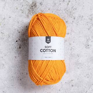 Järbo Soft Cotton 8899 Orange squeeze Indhold:100% bomuld Vægt/længde: 50 g = ca. 80 meter Anbefalede pinde: 5 mm Strikkefasthed: 10 x 10 cm = 18 m x 26 p Anbefalet hæklenål: 3.5mm Hæklefasthed:18 fm x 20 r Vask: Maskinvask 40ºC.